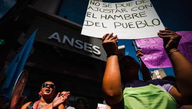 Coimas, ajuste y furcios: la otra cara del “éxito económico”
